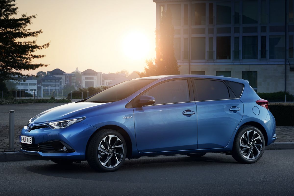 Toyota Auris zijkant